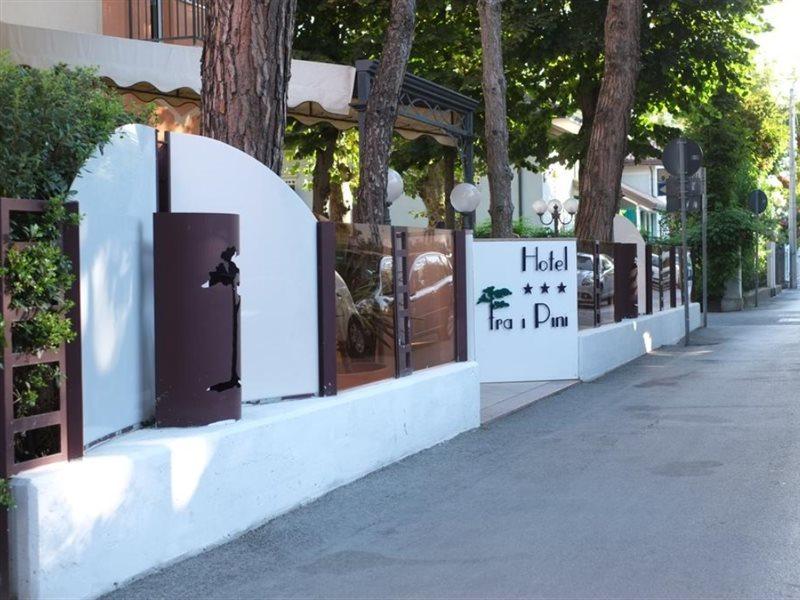Hotel Fra I Pini ريميني المظهر الخارجي الصورة