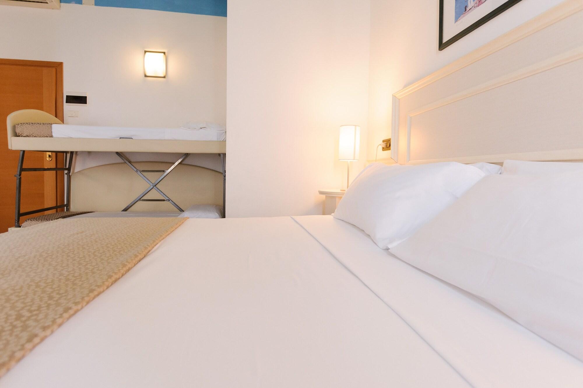 Hotel Fra I Pini ريميني المظهر الخارجي الصورة