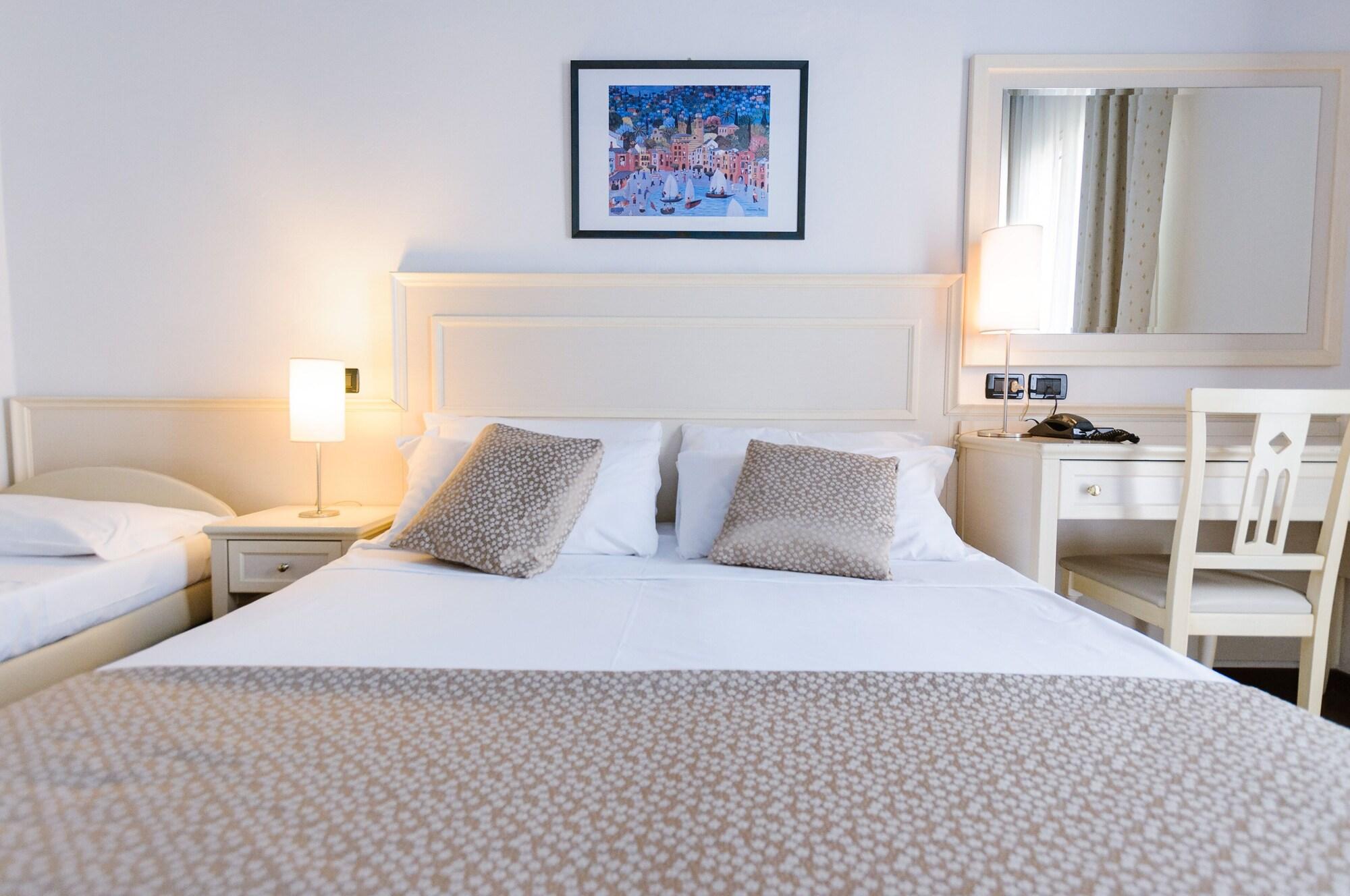 Hotel Fra I Pini ريميني المظهر الخارجي الصورة