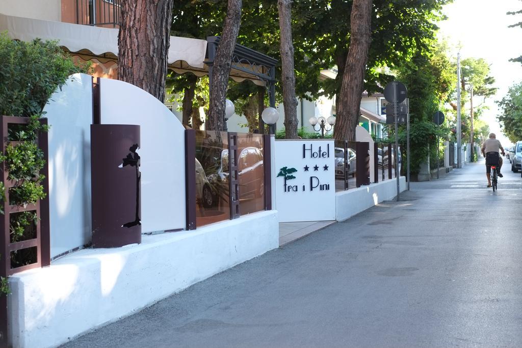 Hotel Fra I Pini ريميني المظهر الخارجي الصورة