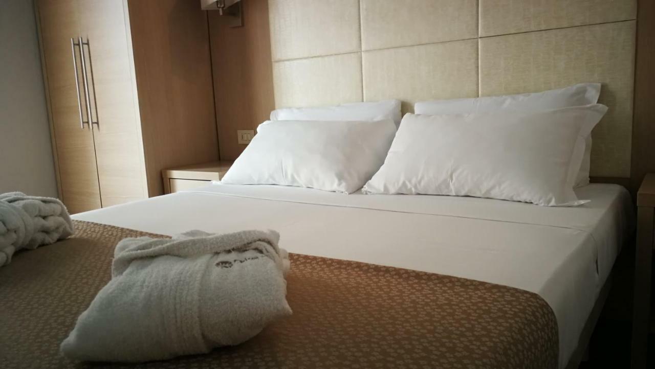 Hotel Fra I Pini ريميني المظهر الخارجي الصورة